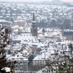 Schnee und Winter in Zweibrücken; Bild: Die verschneite Alexanderskirche (links) und Karlskirche; Copyright by JO STEINMETZBildjournalist im DJVTel. (0 63 38) 99 30 25Mobil (01 70) 90 21 752eMail: jo-bond@gmx.netURL: www.jo-steinmetz.com