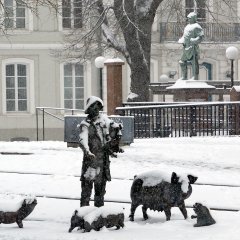 Winterlicher Hallplatz mit Bismarck (im Hintergrund); Copyright by Jo SteinmetzBildjournalist (im DJV)Fon  0 63 38 - 99 30 25Mobil  01 70 - 90 21 752eMail: jo-bond@gmx.net * jo_steinmetz@t-online.de