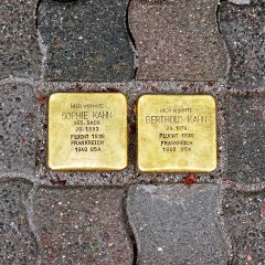 Kaiserstraße 49, Stolpersteine für Sophie und Berthold Kahn, Juden (Foto: Alexandra Göttel)